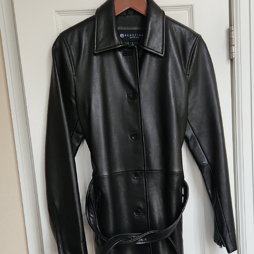 Kenneth Cole Black Leather Jacket with Classic Tailored Look and Matching Belt S